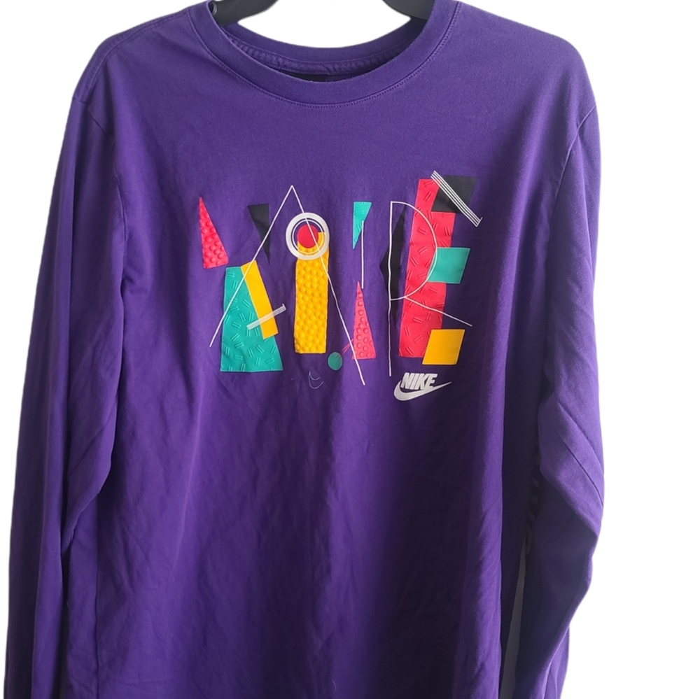 Nike Sportswear Long Sleeve Embossed Graphic Print T-shirt Size XL Purple Tee. - Picture 1 of 4